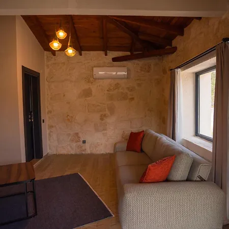 Terra Rossa Stone & Restaurant -kas- Hotel
